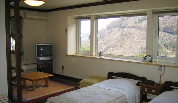 2階客室（ロフト付和洋室）