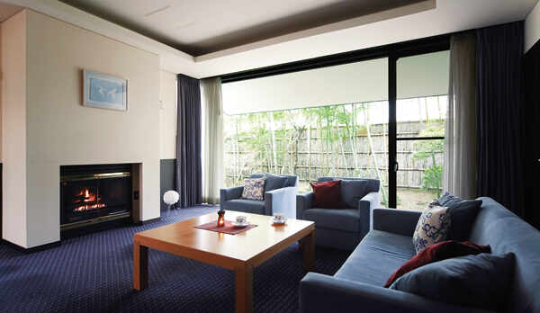 藍　【１番人気】広々３部屋（和+洋+寝室）天然温泉檜の内風呂付