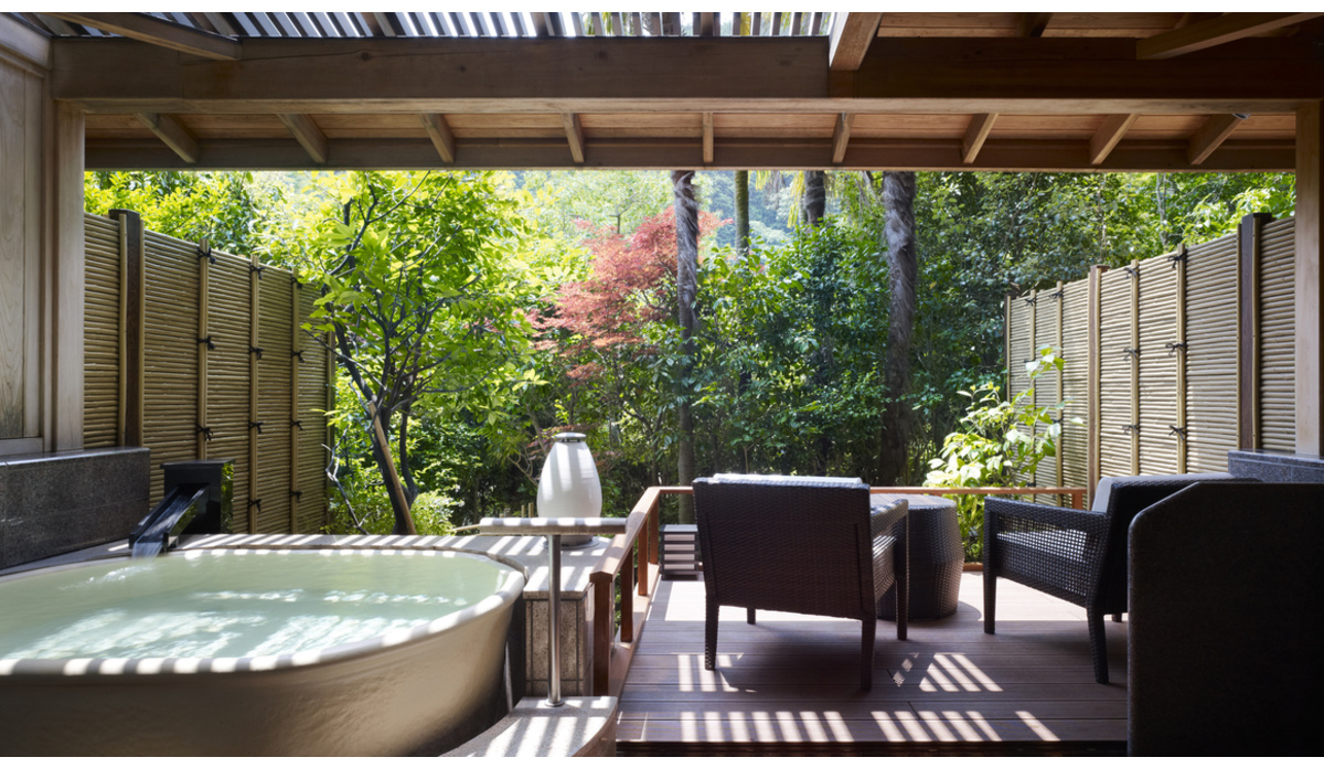 源泉かけ流し露天風呂付きスイートBタイプ一例（約60平米）