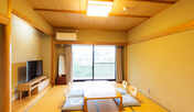和室１０畳（１〜５名様）※トイレ付き