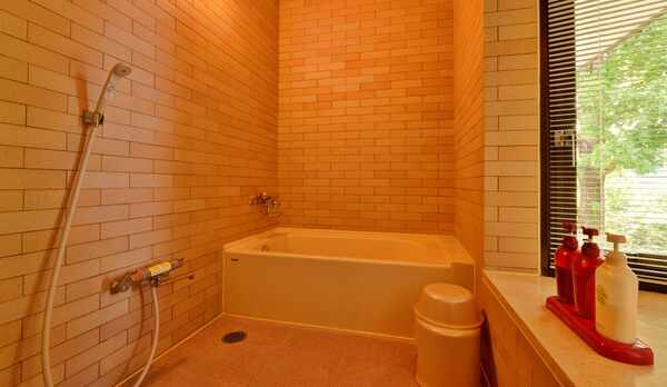 *角部屋（客室一例）/広々としたバスルームを完備