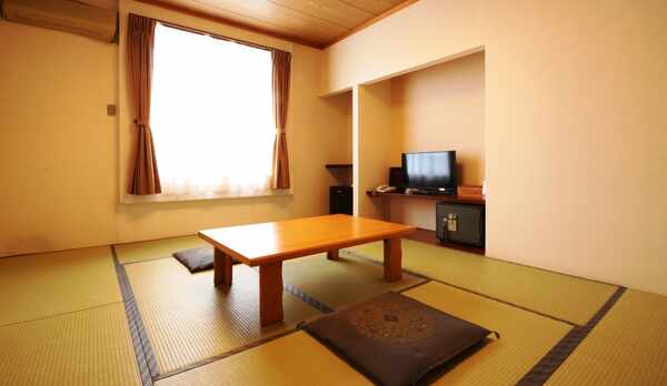 ・【和室8〜10畳（バス・トイレ付）】季節の時間を感じる。ご家族、グループに最適です。