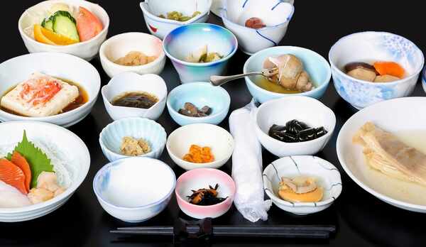 【食事】リーズナブルな夕食で知床旅行を堪能！