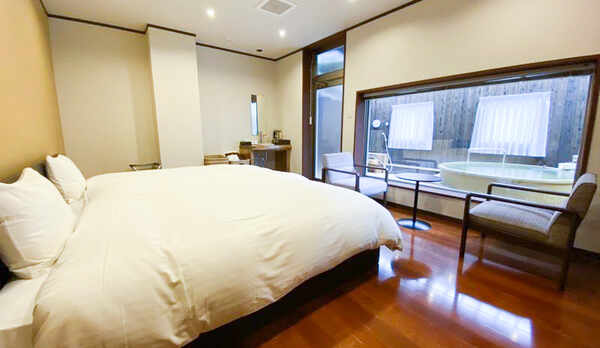 半露天風呂付客室