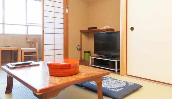 ・和室６畳　トイレ付のお部屋タイプです