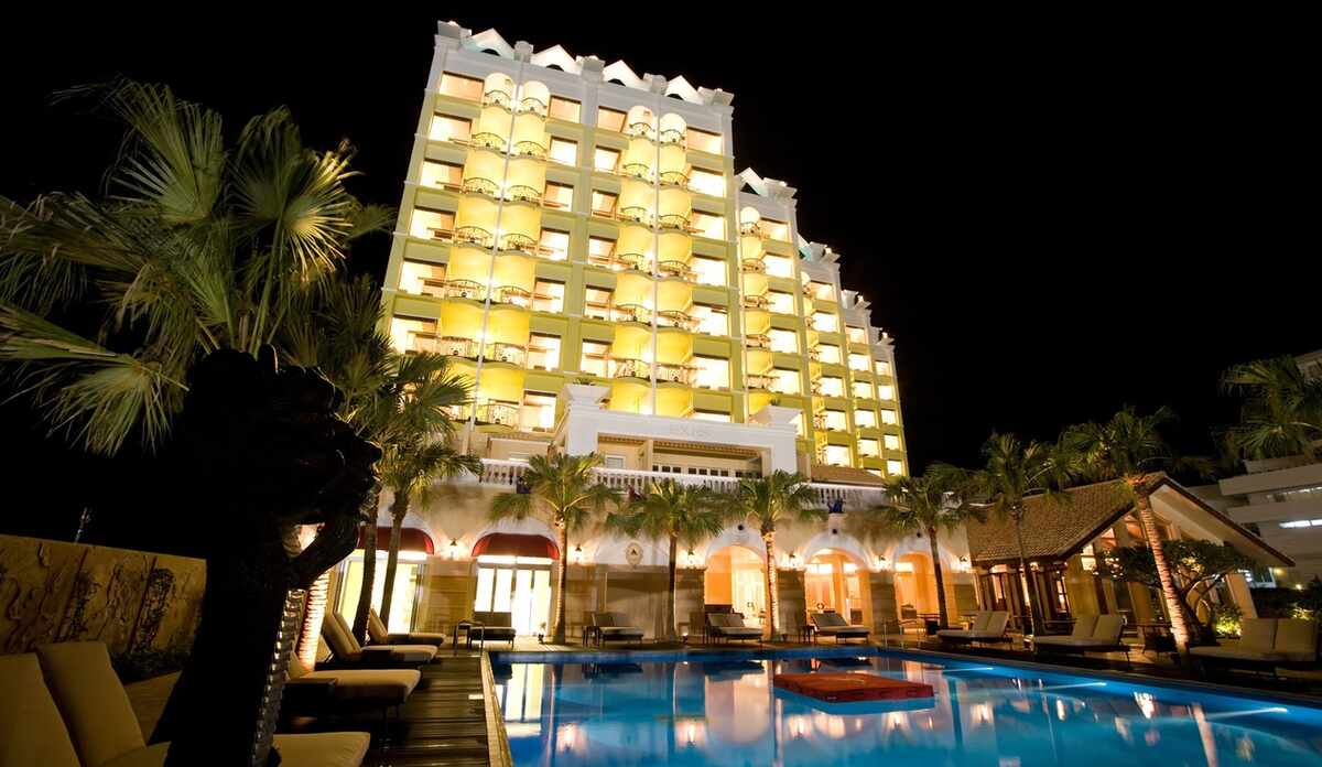 かりゆしビーチ周辺のリゾートホテル 宿泊予約 価格 Com