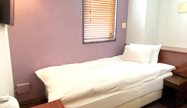 ・シングルルーム　快適なポジションでテレビをご覧いただけます♪