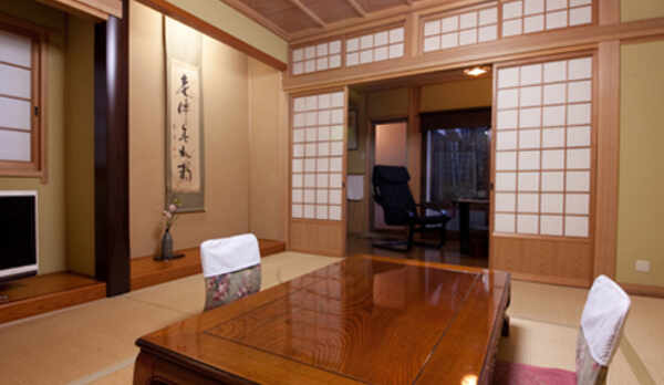 《竹》ベッド客室・半露天風呂付き