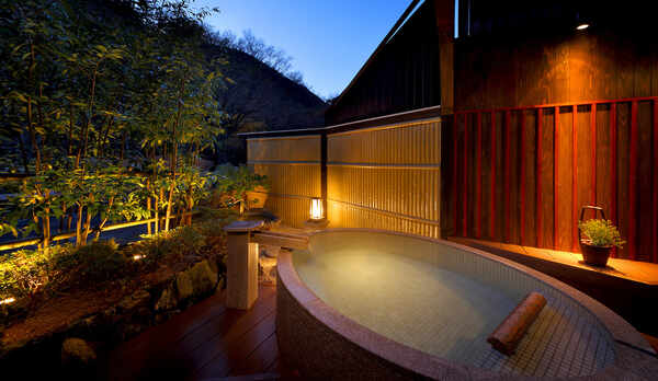 貸切露天風呂「森のかくれんぼ」