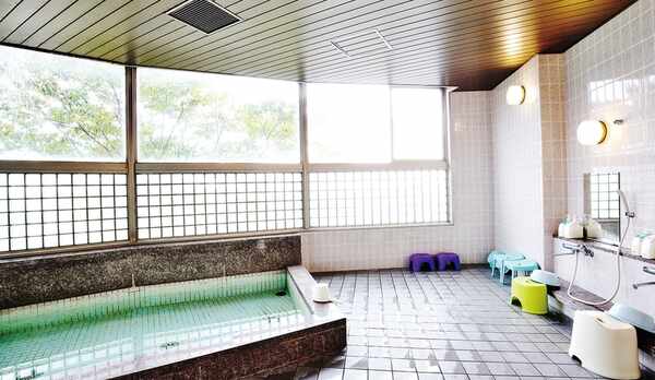 *【大浴場】客室フロア端に男女別に設置