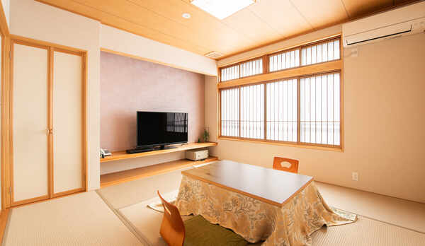 【客室一例】和洋室25畳：ベッド＆寛ぎ和室（禁煙・Wi-Fi完備）