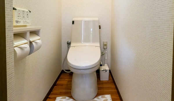 ・洗浄機能付きトイレを設置しております