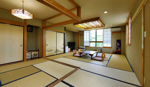 特別室　和室12畳【バス・トイレ付】