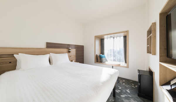 【客室】スーペリアダブルベンチ