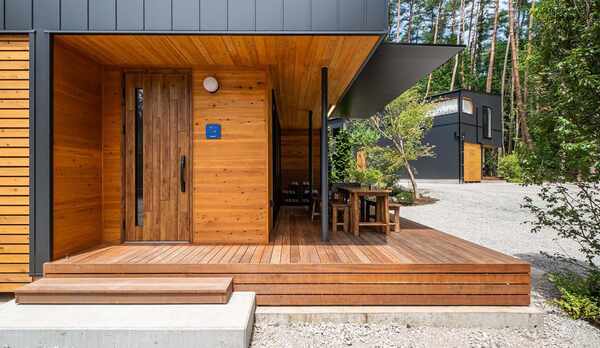 ・【ラージ棟】玄関