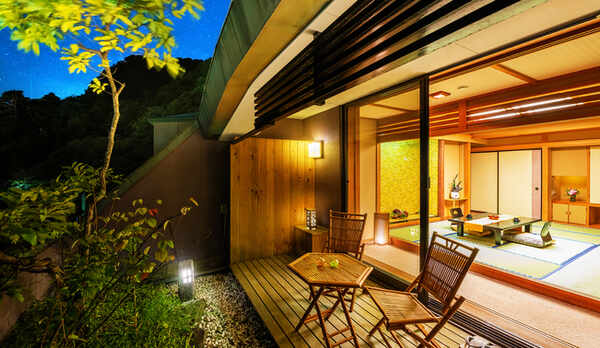 ■【源泉かけ流し露天風呂付】和室二間■誰にも邪魔されない和の癒し空間。静かに流れる時の中での寛ぎを。