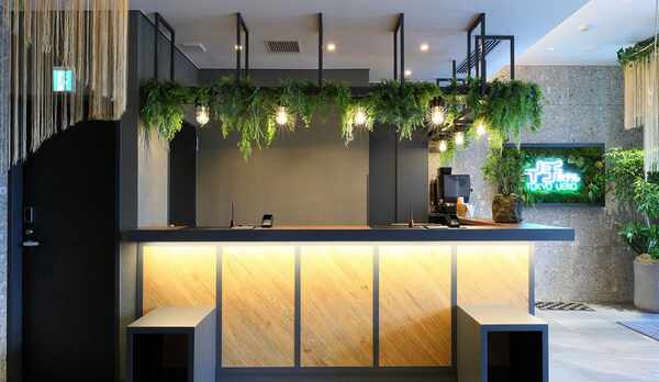 ホテルフロント【24時間スタッフが常駐してます】