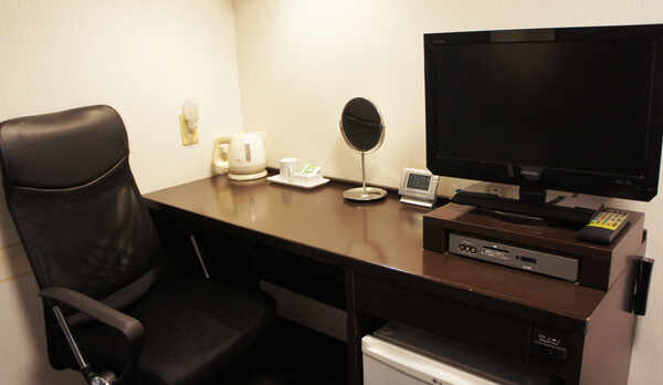 【新館】デラックスシングルにワイドデスクにプレジデントチェアー