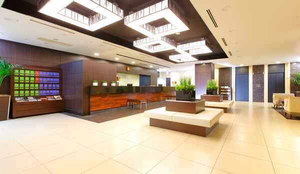 開放感のあるフロントロビー