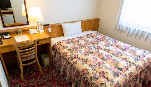 ゆったりシングルルーム（ダブルベッドタイプ）