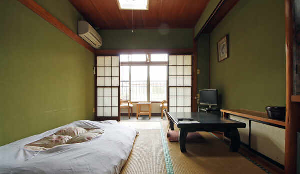 【客室一例　6畳＋広縁】