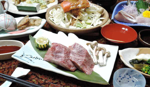 *【夕食一例／村上牛】黒毛和牛等級4以上のブランド牛に舌鼓！