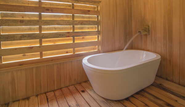 カップルにおすすめ！かけ流し【半露天】温泉付ツインルーム（一例）