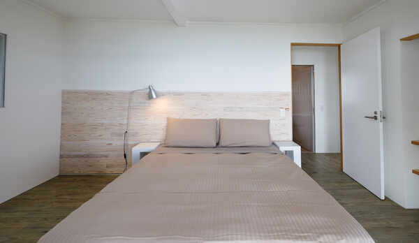 「だんだん芝生と海の宿」寝ドコロ