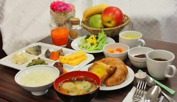 朝食 和洋軽食バイキング