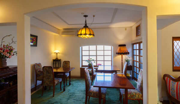 朝食会場はお部屋のすぐ前にございます