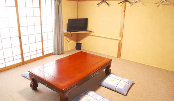 ・和室6畳　ゆっくりとお寛ぎください