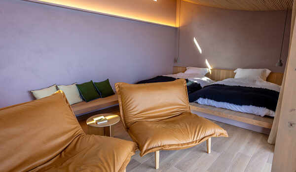 ミッション客室1