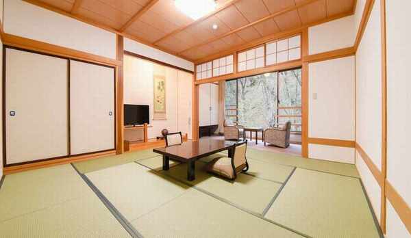 【本館和室一例】四季折々の風景をご覧いただけます