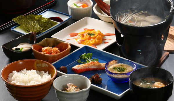 - ご朝食一例 -品数バランスのいい朝ごはん！