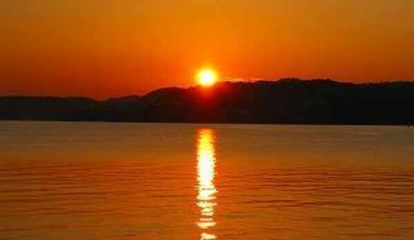 夕日百選に選ばれています