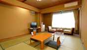 和室10畳＋広縁　バス・トイレ付（ユニットバス）