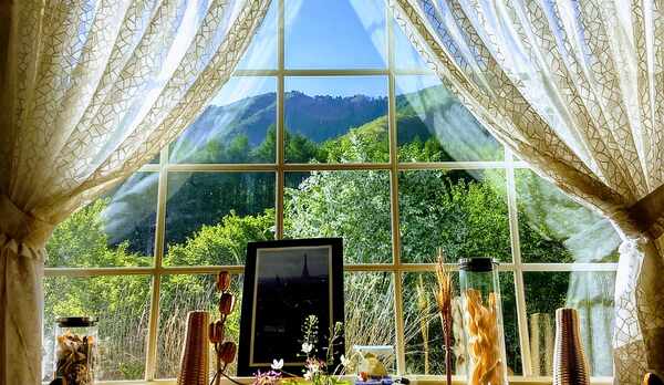 夕方のウインズの窓から