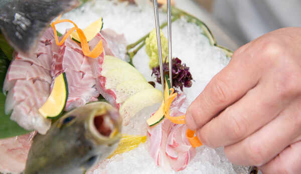 *【お刺身】地元の新鮮な海の幸をご堪能ください。