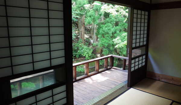日本家屋縁側