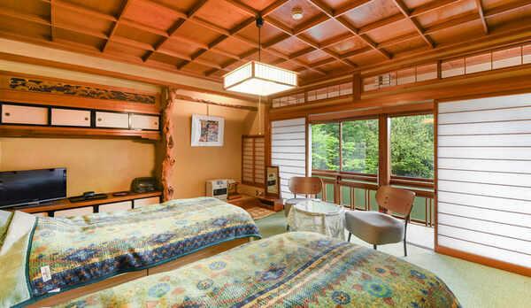 *「西山の間」本館2階ベッド付和洋室6帖＋4帖半 （トイレ無）