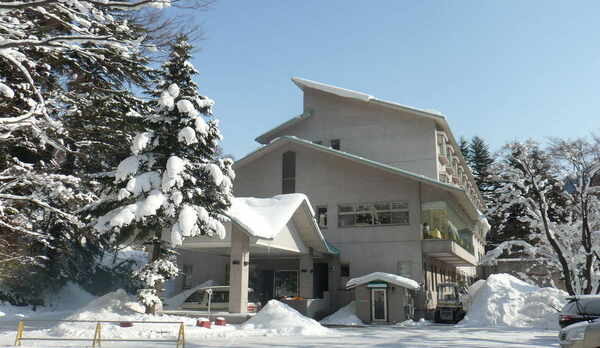  【外観（冬）】