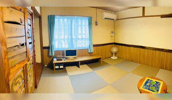 【西表】　和室／共同バス・トイレ