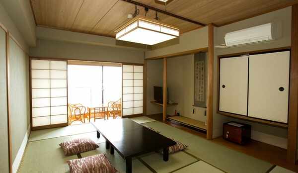 例)和室