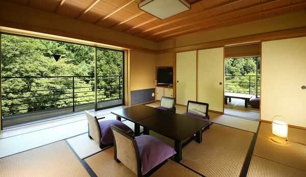 二間続きの角部屋