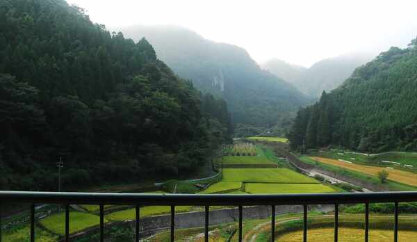 *【お部屋からの景色一例】お部屋からは耶馬渓(やばけい)の雄大な自然がご覧いただけます。