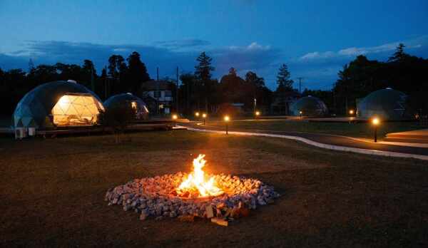 焚き火（ドームテント前）