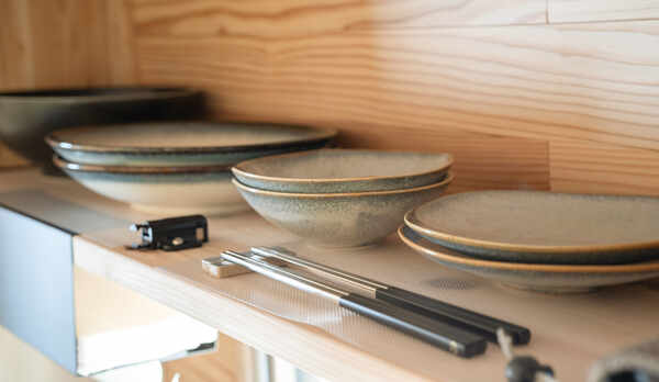 ・【食器】料理を引き立てるシンプルで美しい食器です