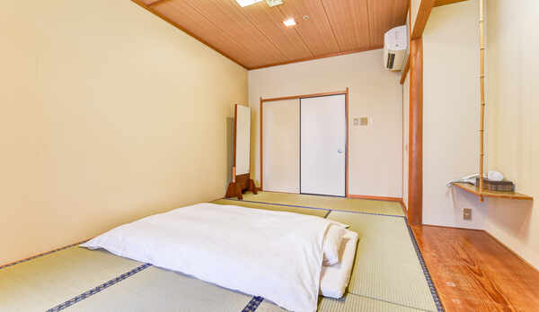 *【お部屋】2〜3名様でご利用いただける和室7.5畳です。