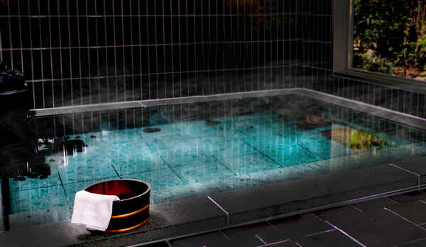 参拝の前に「浴堂」で身を清めて&hellip;