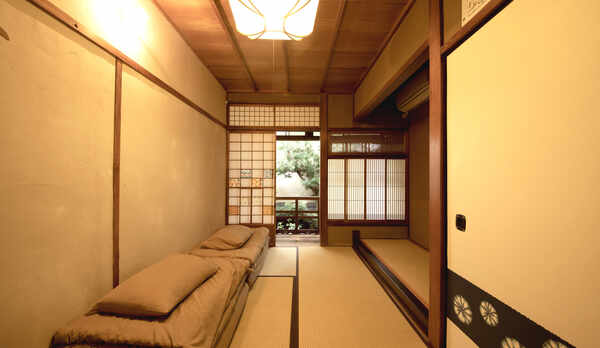 猫目障子の和室